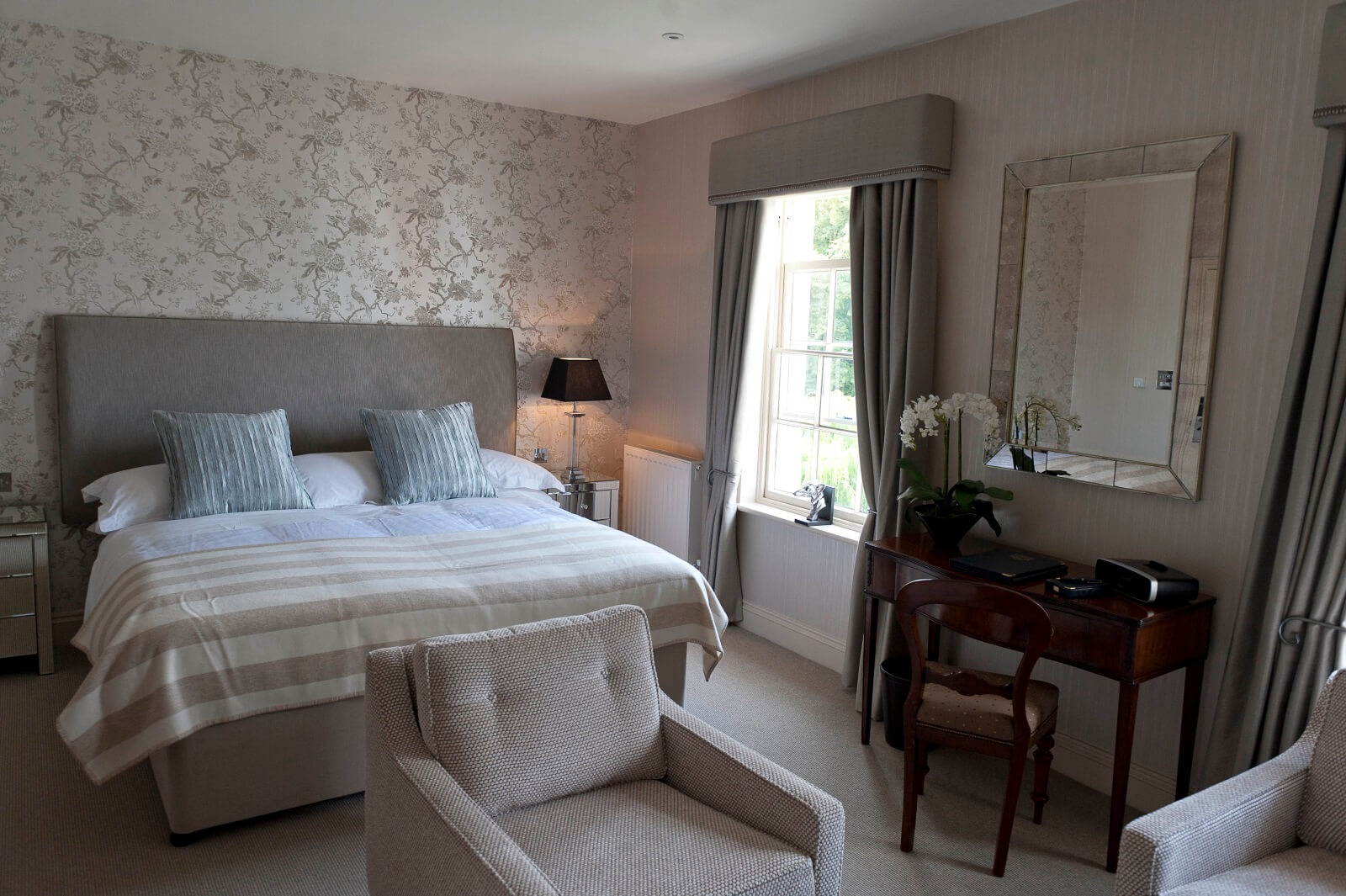 The Lyonshall Junior Suite The Lyonshall Junior Suite
